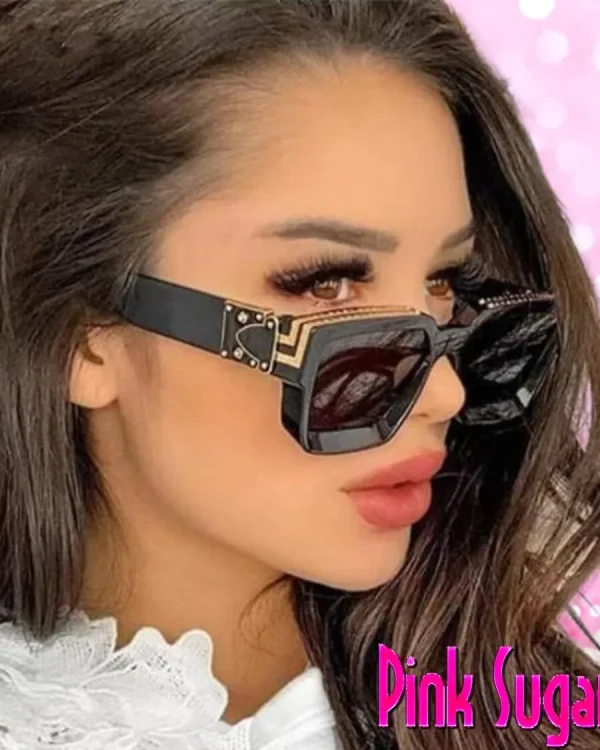 00 Square Sunglasses