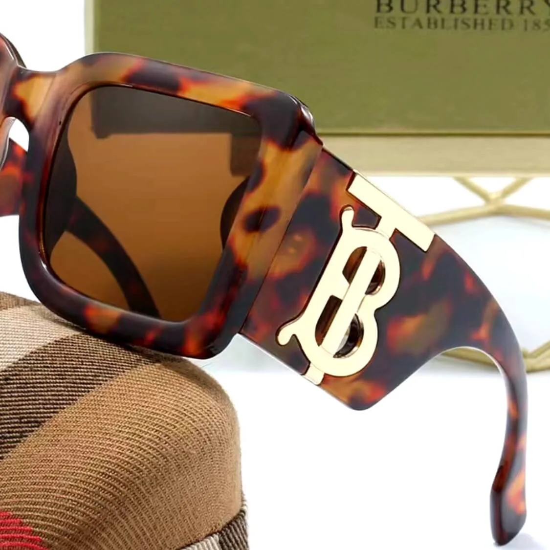 Designer Oversized UV Sunglasses