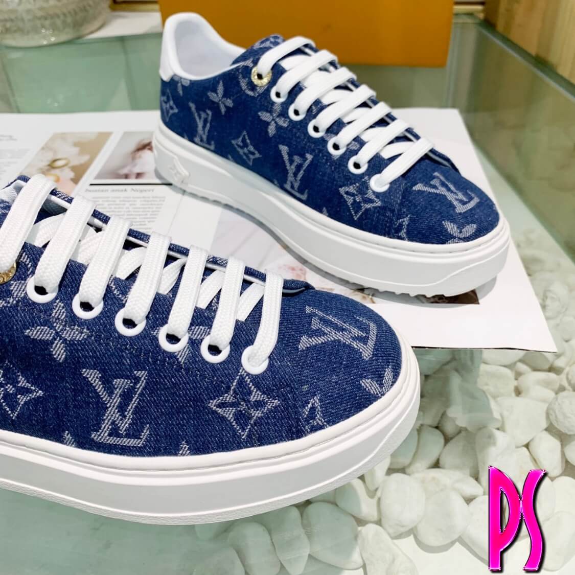 Sneakers
