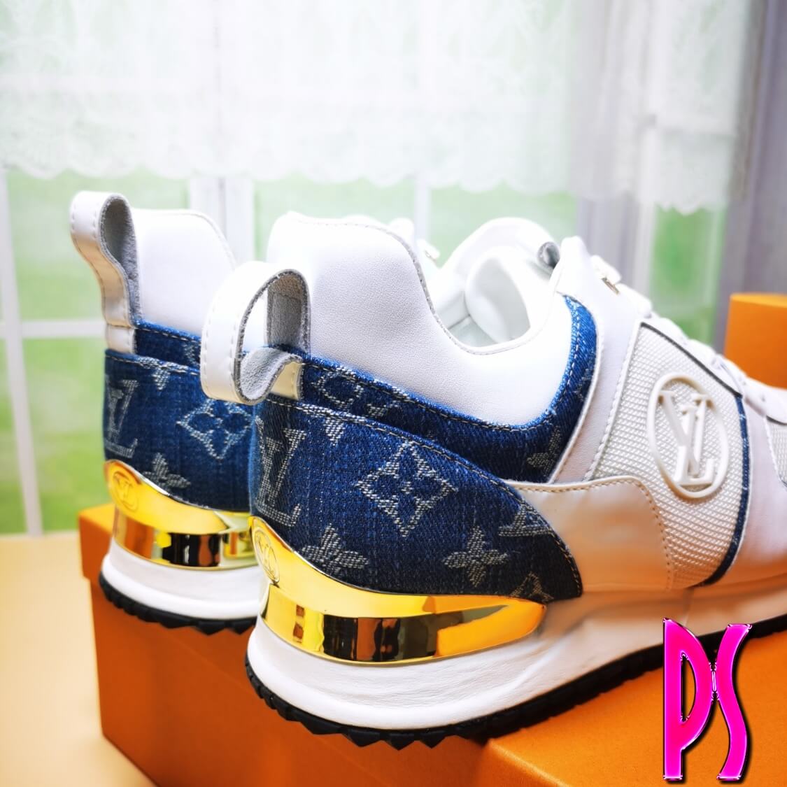 Sneakers