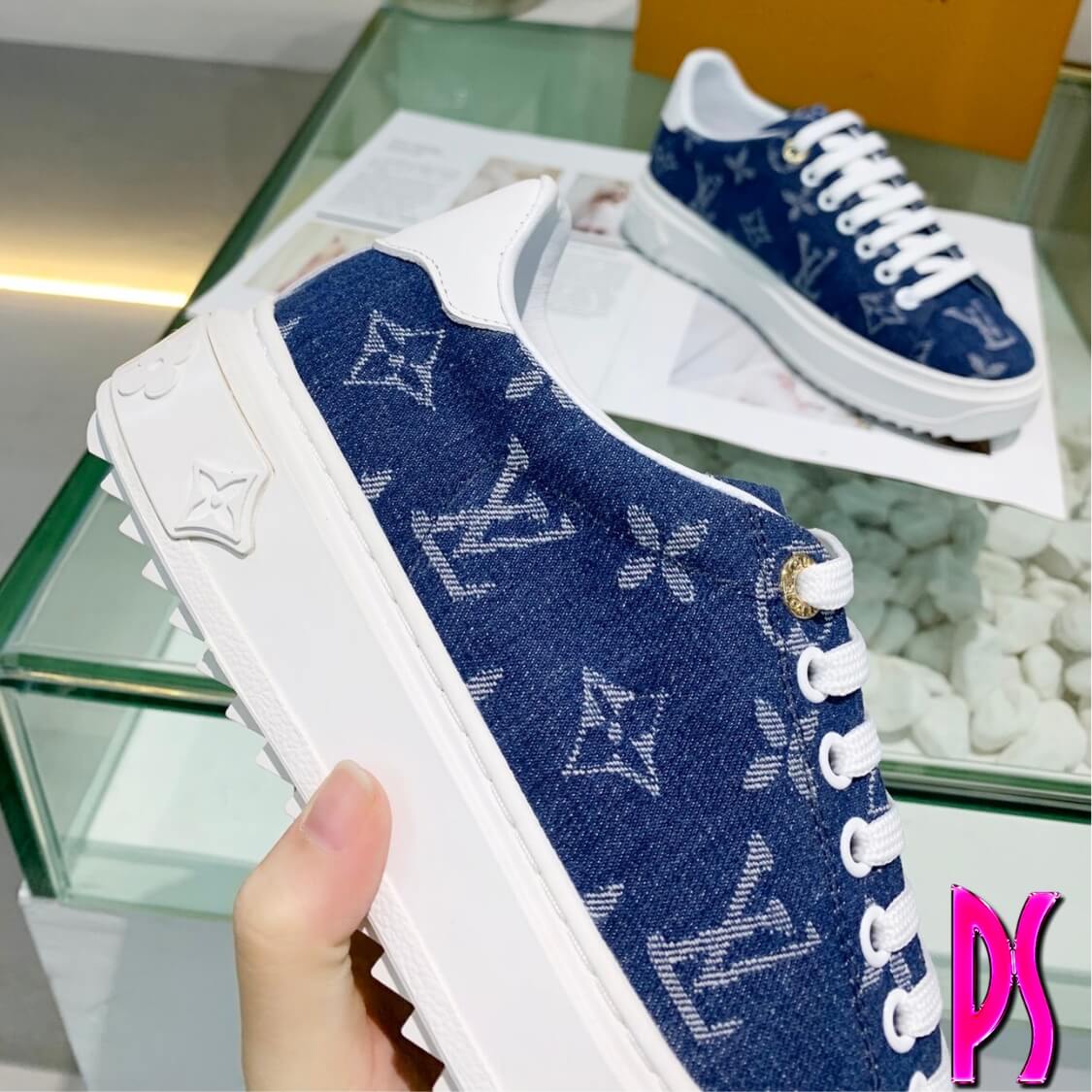 Sneakers