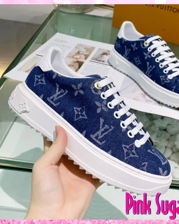 00 Sneakers 5 4