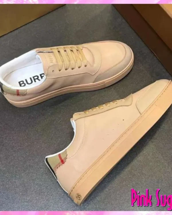Burberry Sneakers Beige
