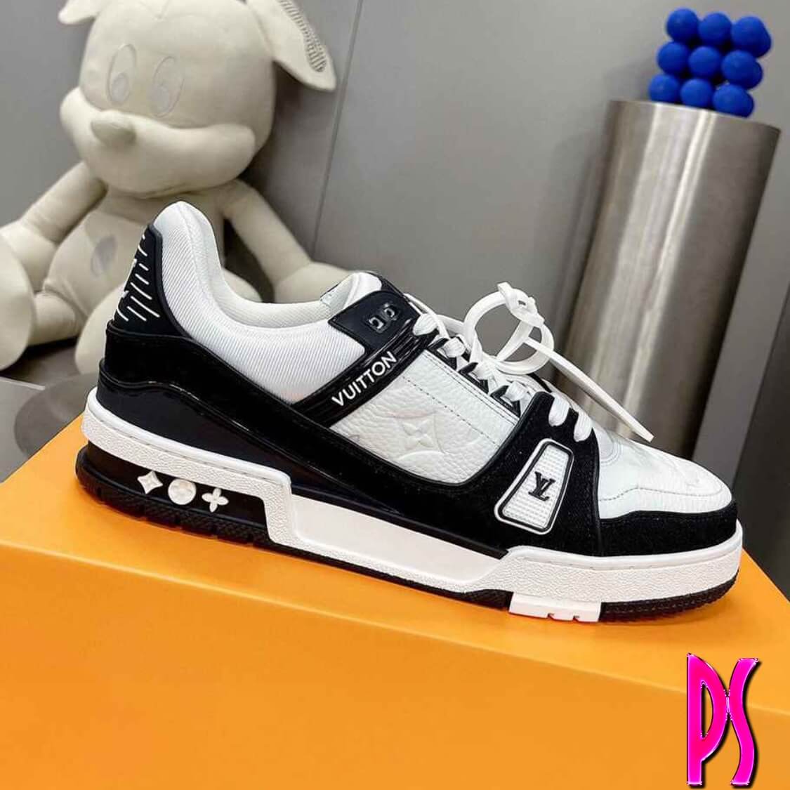 Louis Vuitton Trainer Sneaker Black