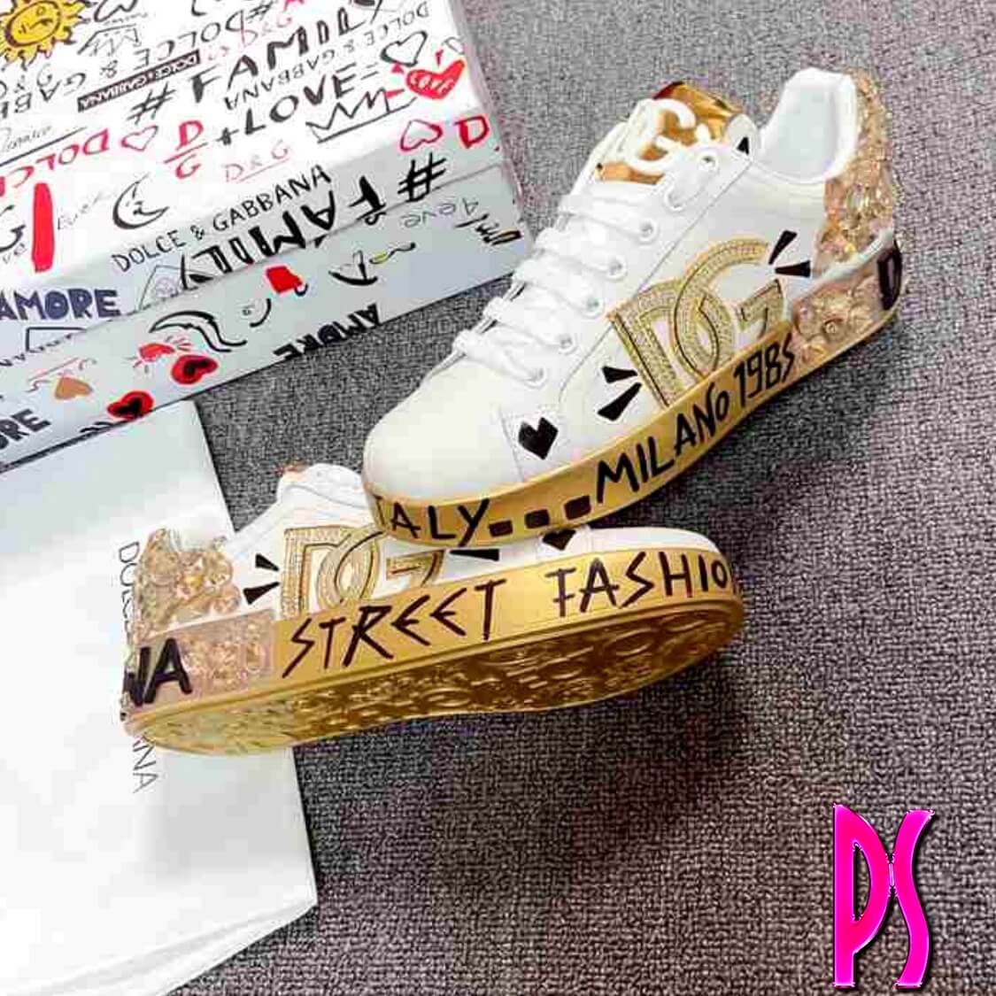 Street Fashion Sneakers