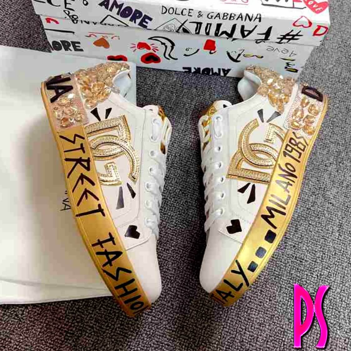 Street Fashion Sneakers