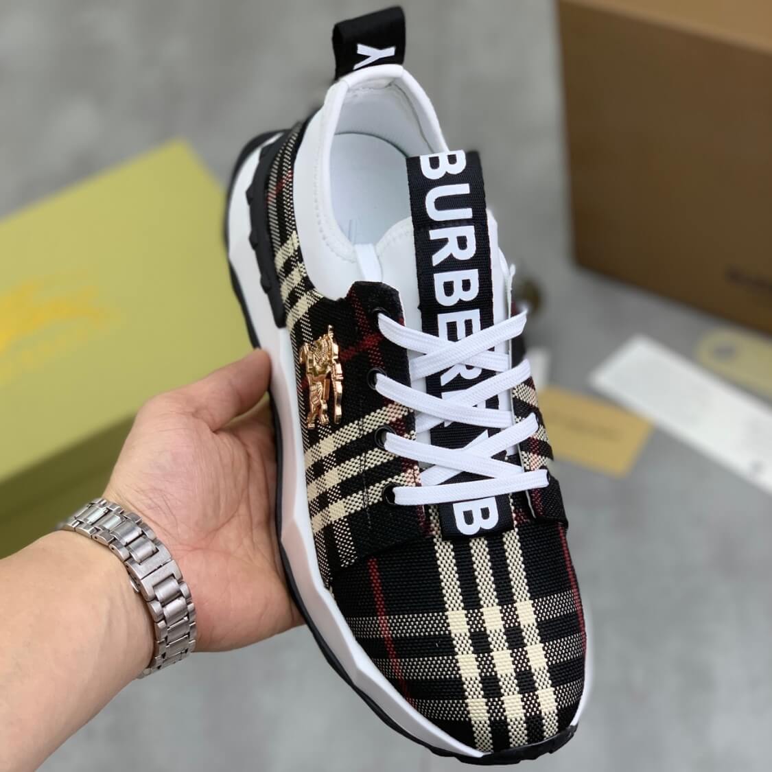 Plaid Check Low Top Sneakers 