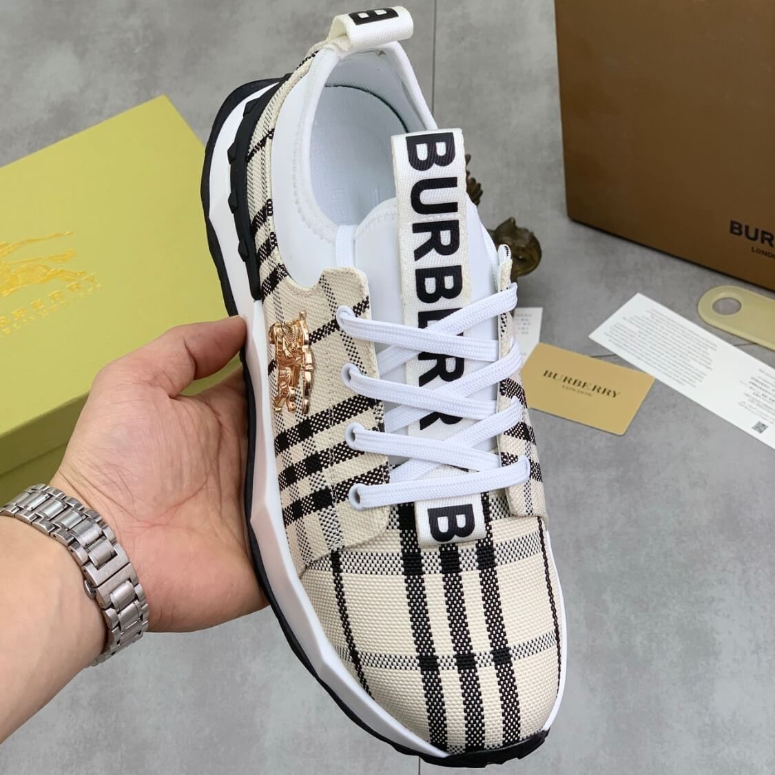 Plaid Check Low Top Sneakers 