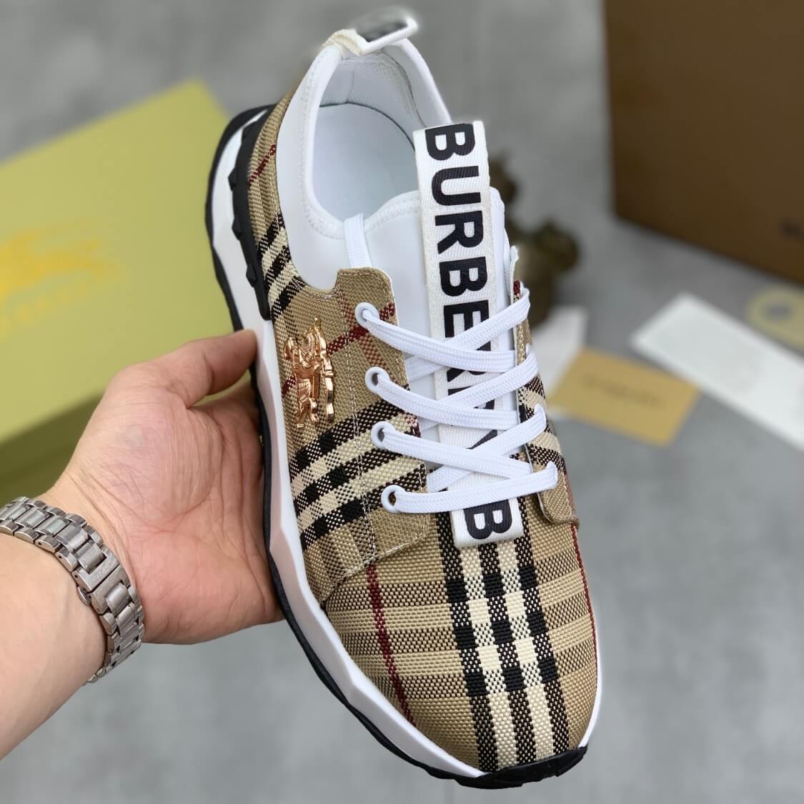 Plaid Check Low Top Sneakers 