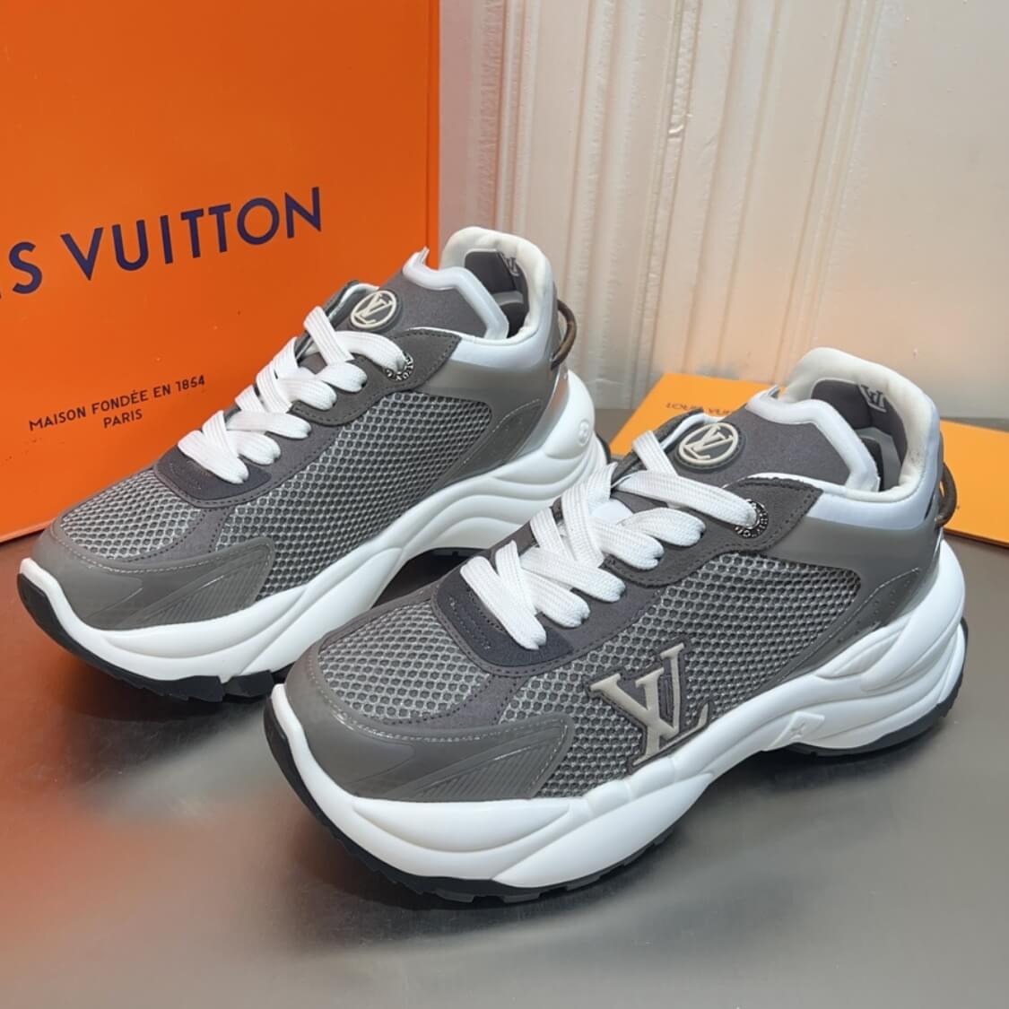 Run 55 Sneaker
