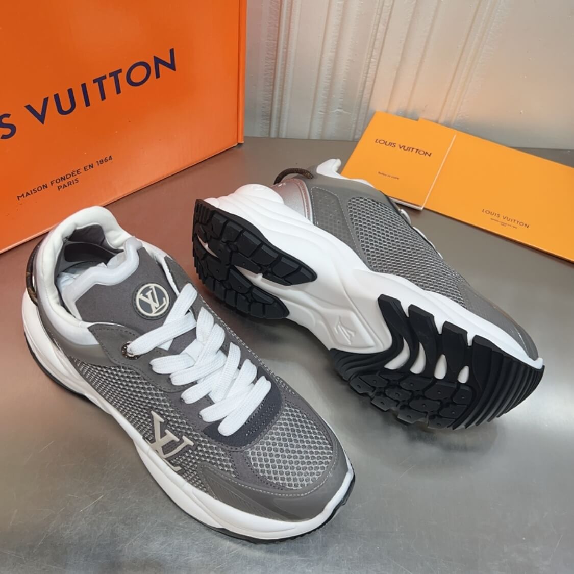 Run 55 Sneaker