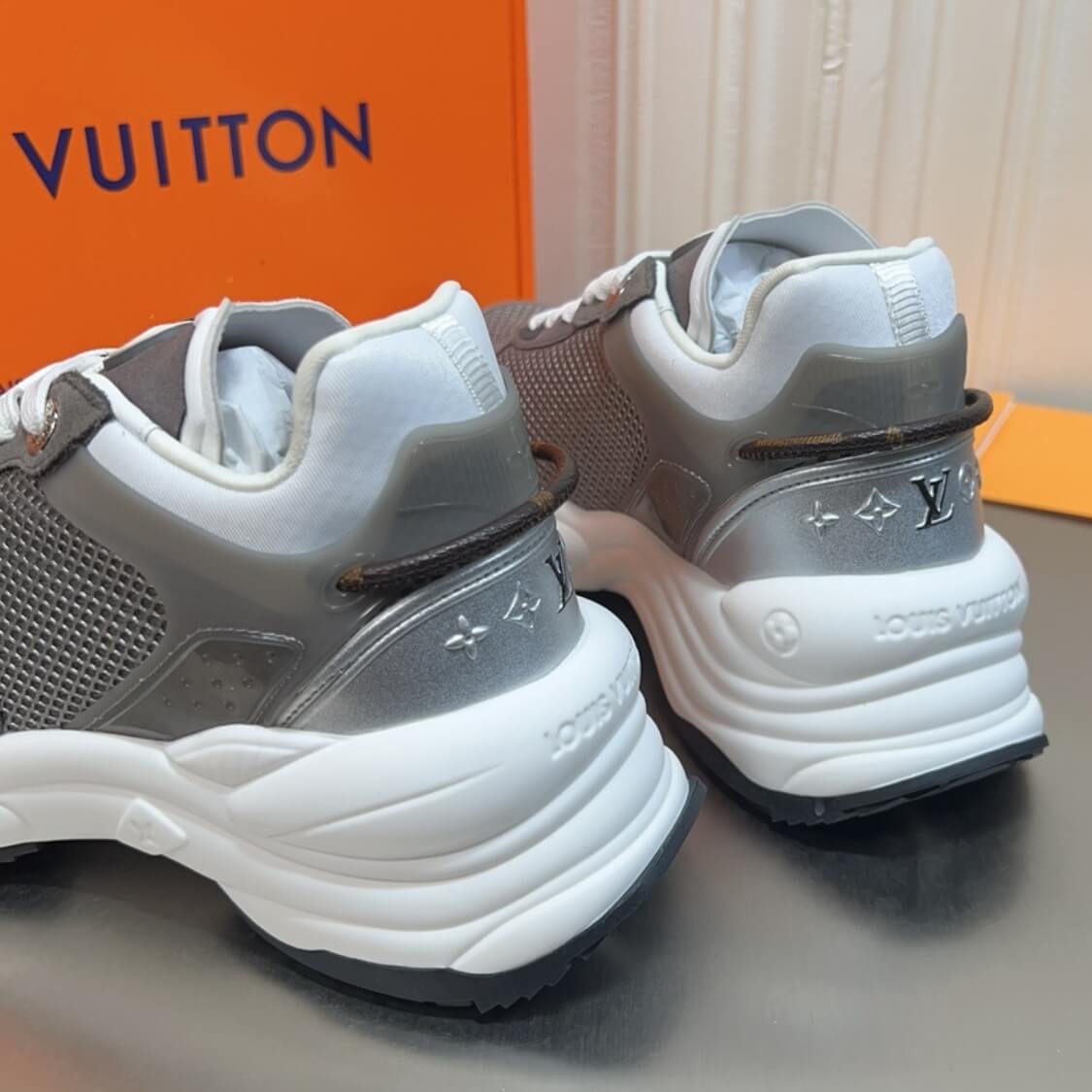 Run 55 Sneaker