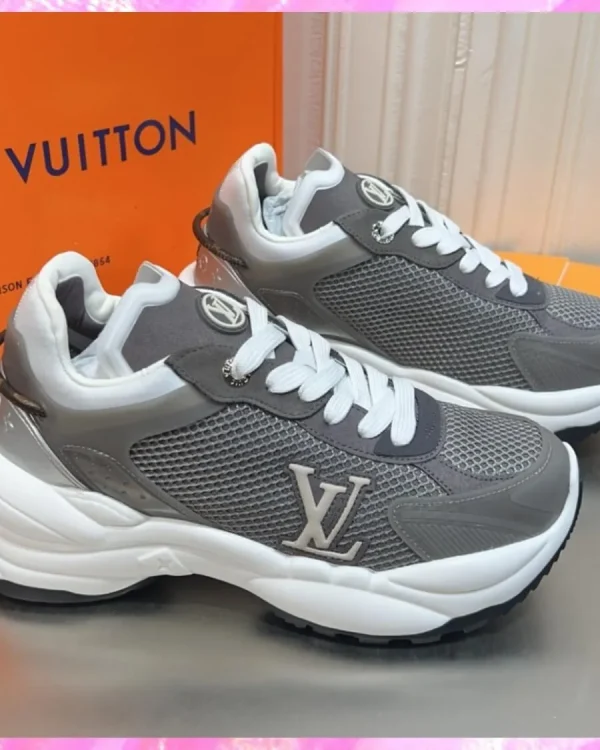 Run 55 Sneaker