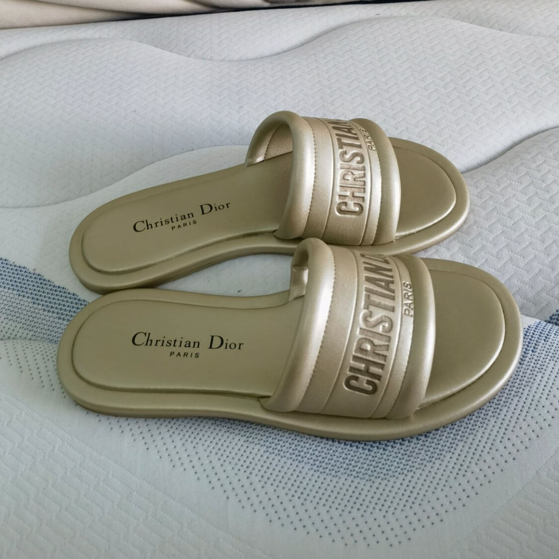 Comfort Everyday D Slides 