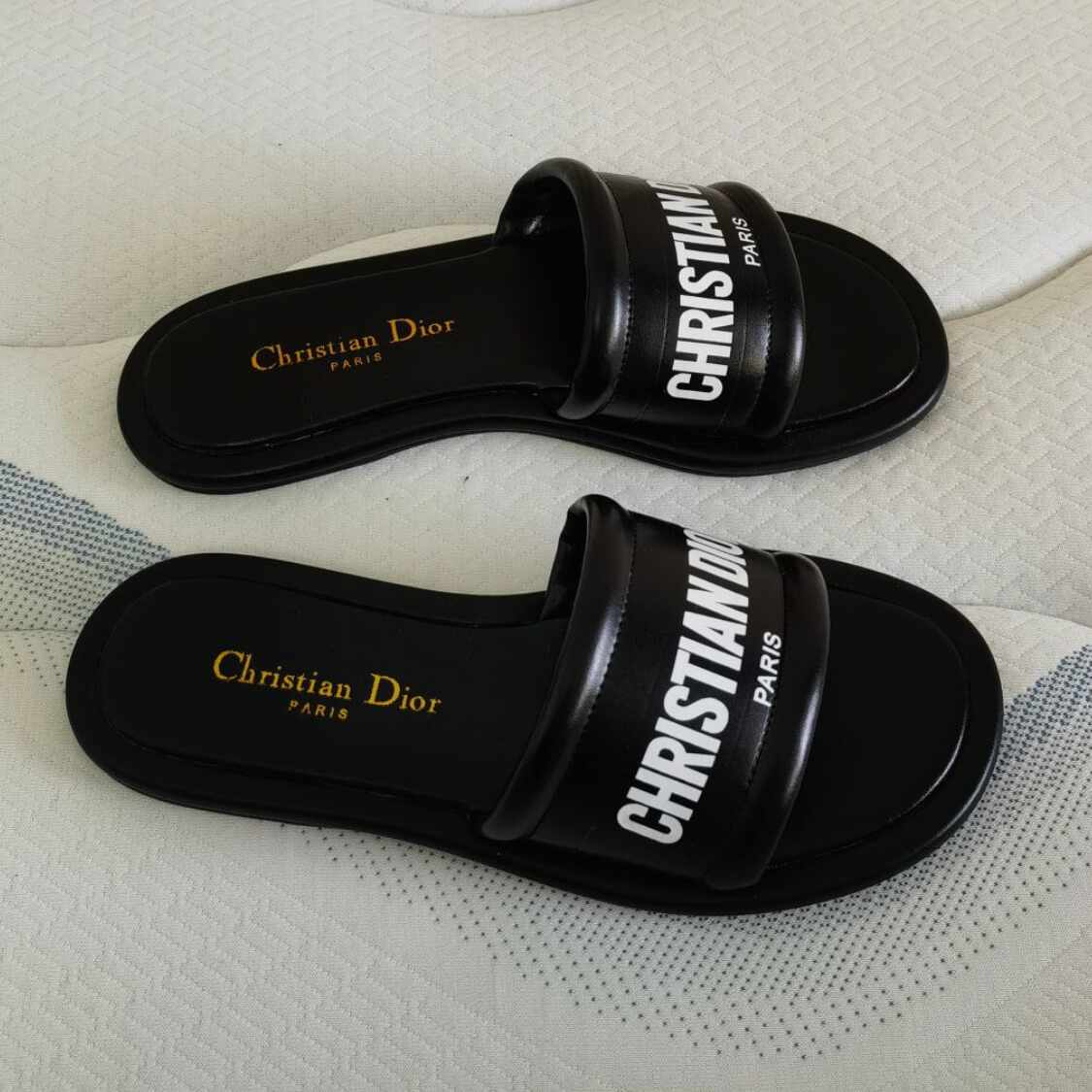 Comfort Everyday D Slides 