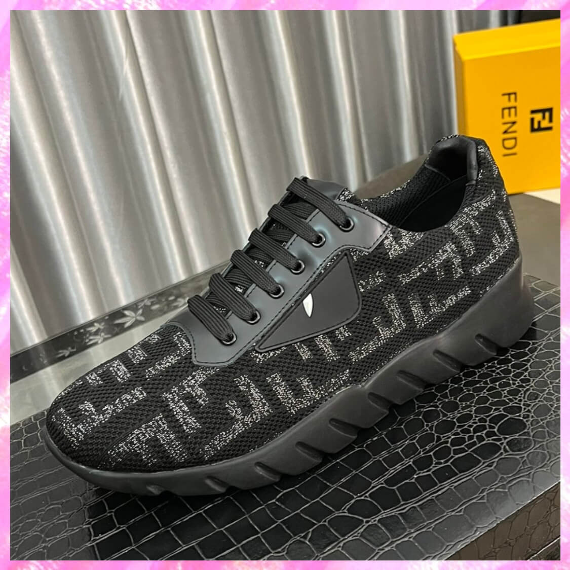 Flow Logo Low-Top Sneakers 