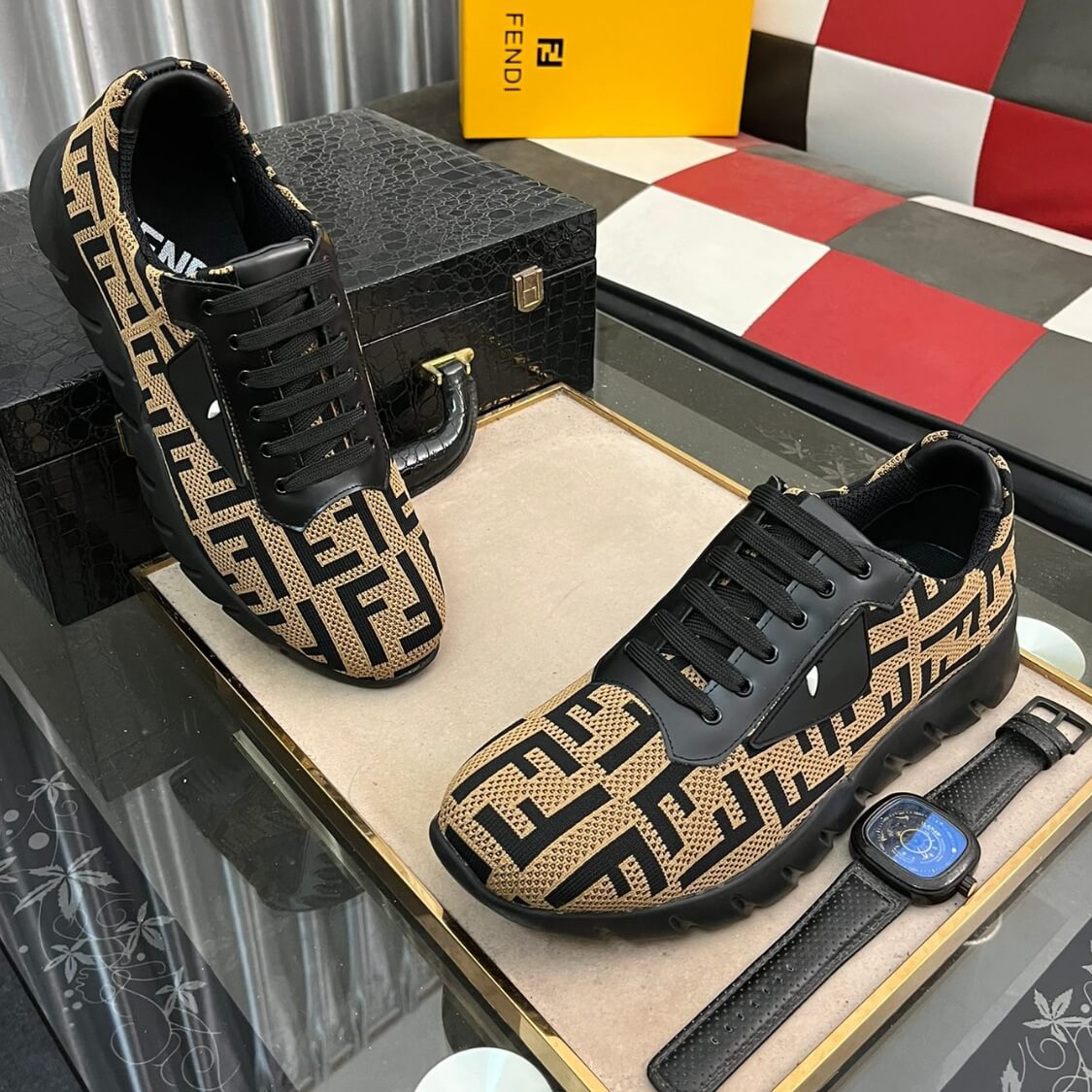Flow Logo Low-Top Sneakers 
