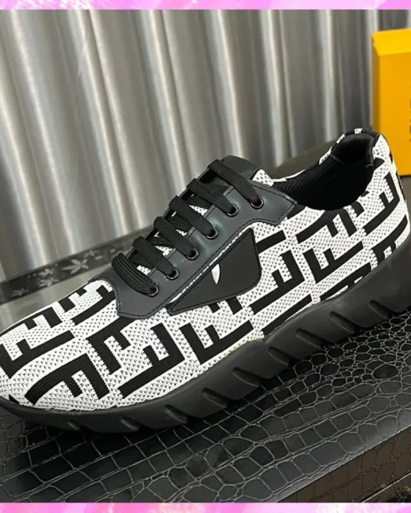 Flow Logo Low-Top Sneakers
