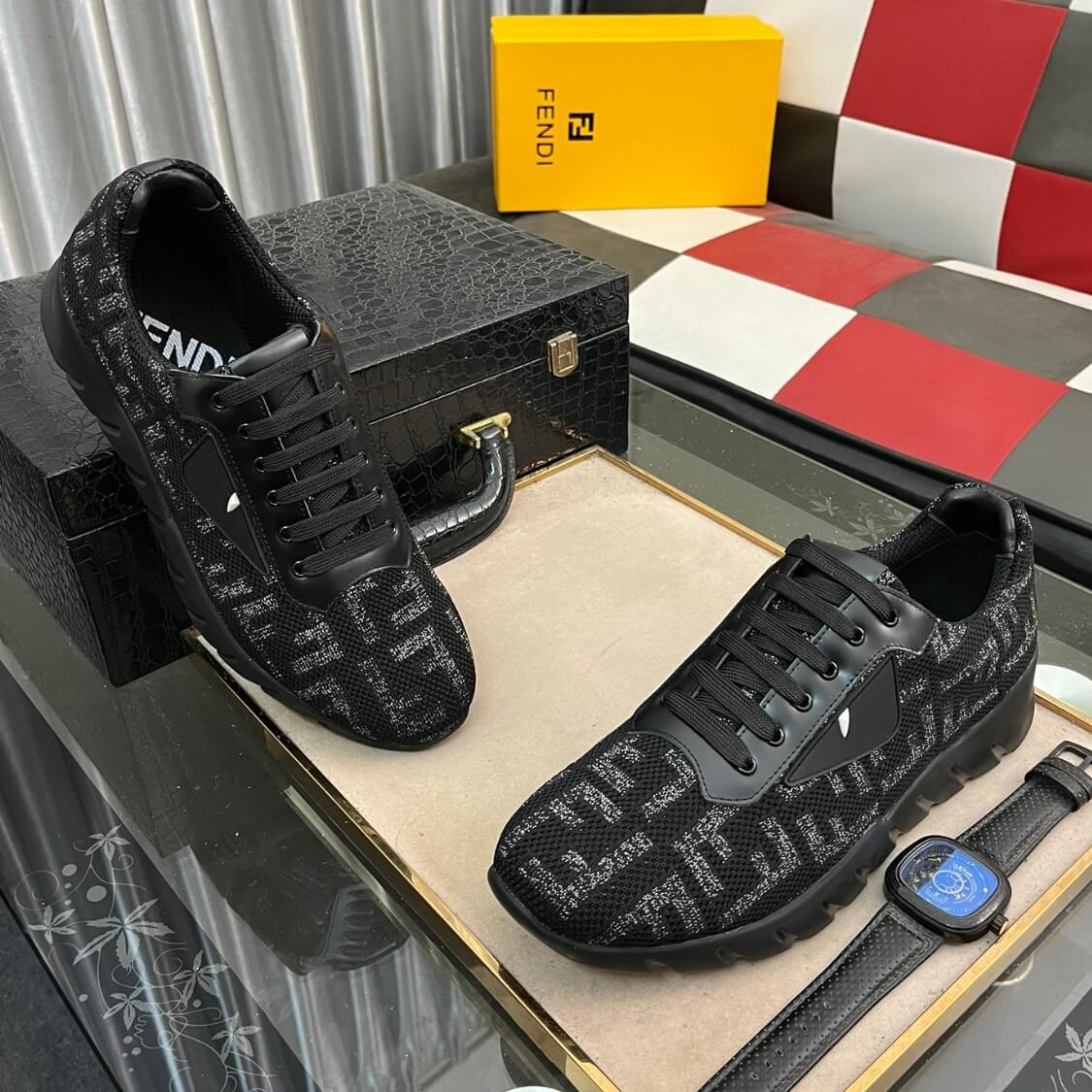 Flow Logo Low-Top Sneakers 