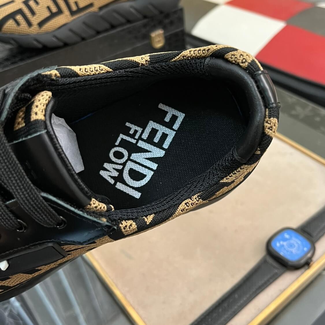 Flow Logo Low-Top Sneakers 