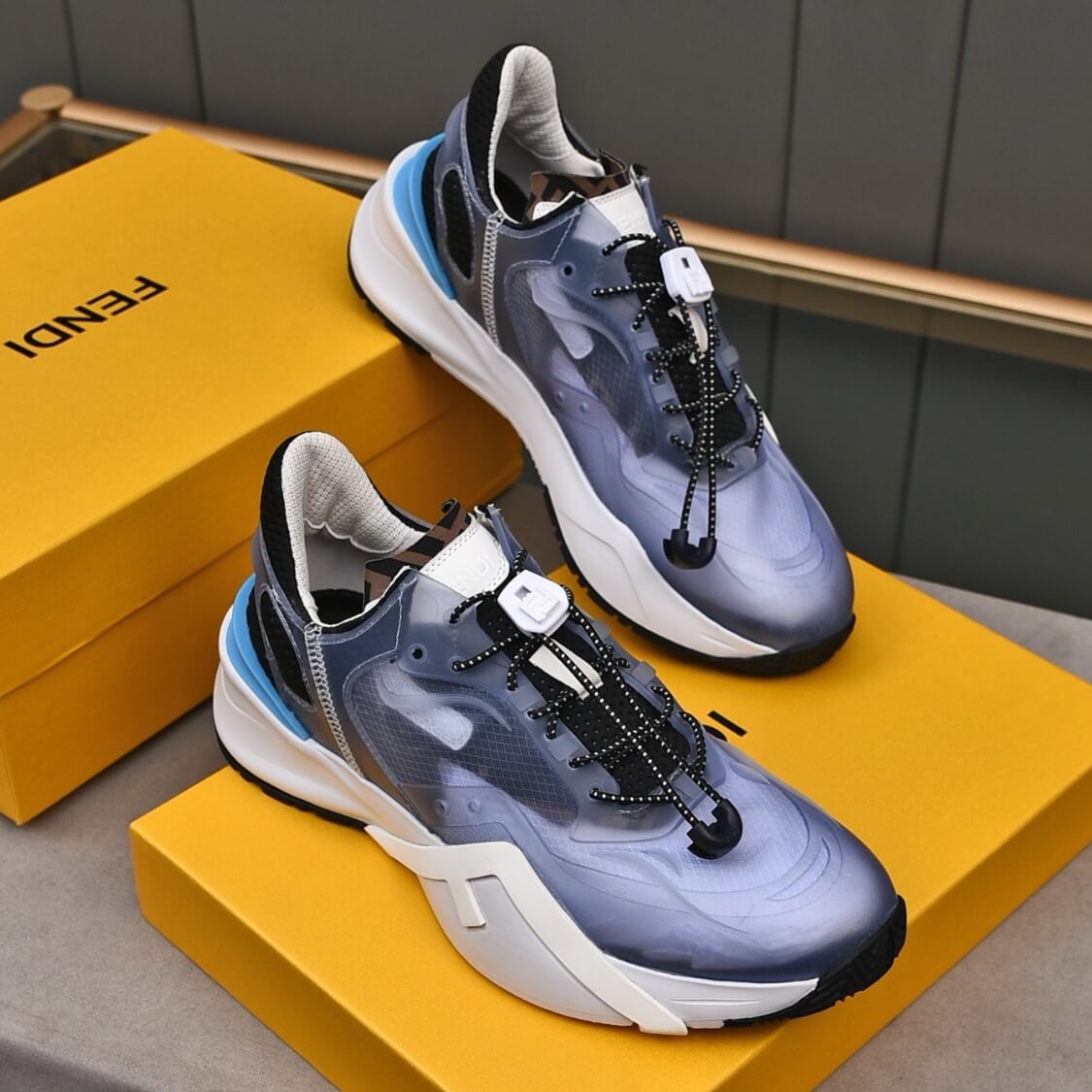 Oblique Flow Low Top Sneakers