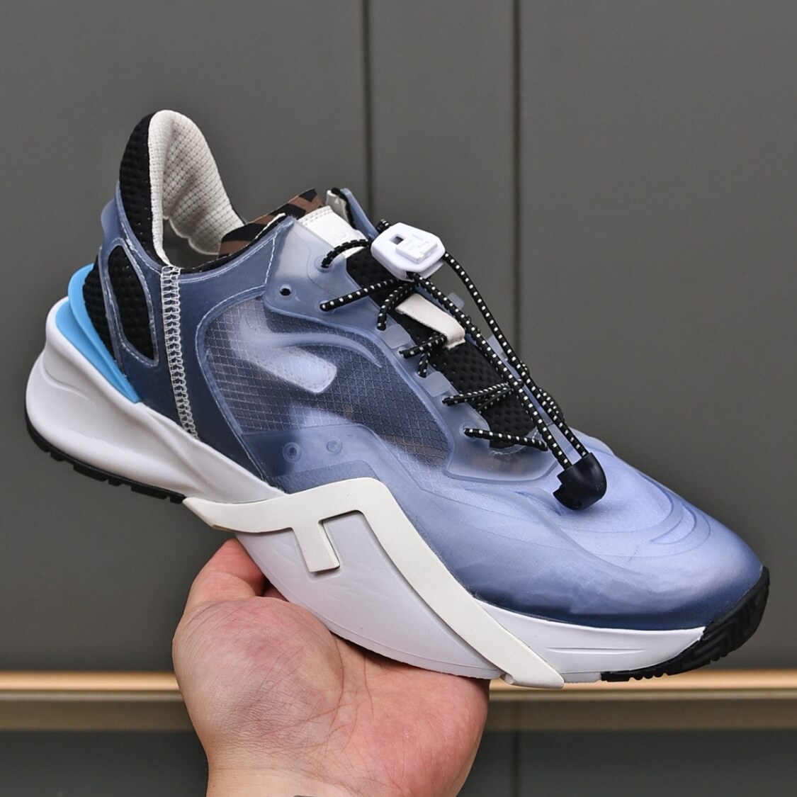 Oblique Flow Low Top Sneakers