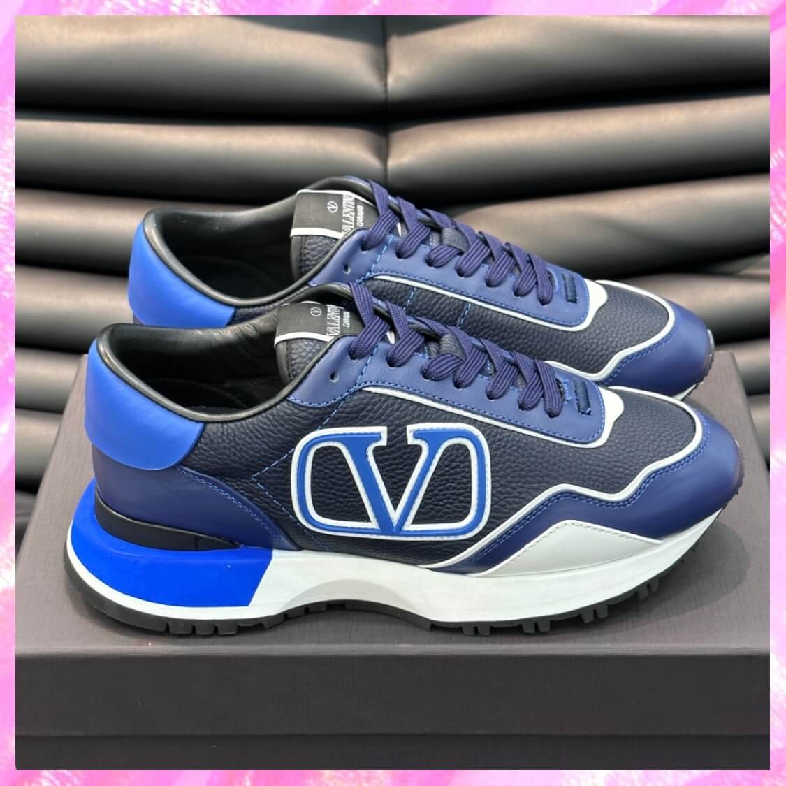 Low Top Leather Sneakers 
