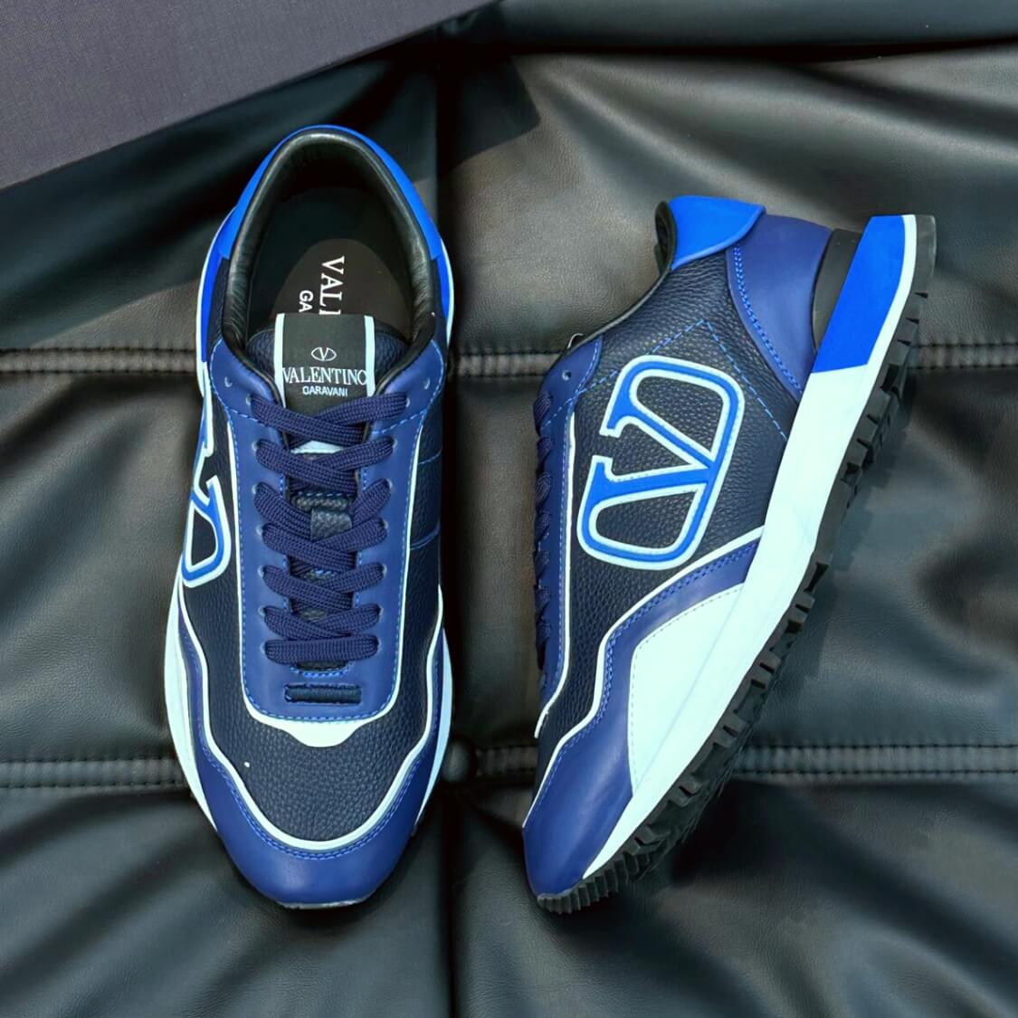 Low Top Leather Sneakers 