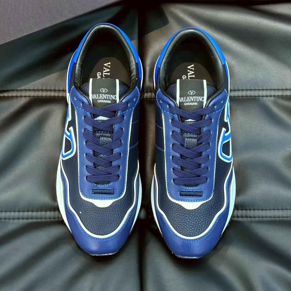 Low Top Leather Sneakers 