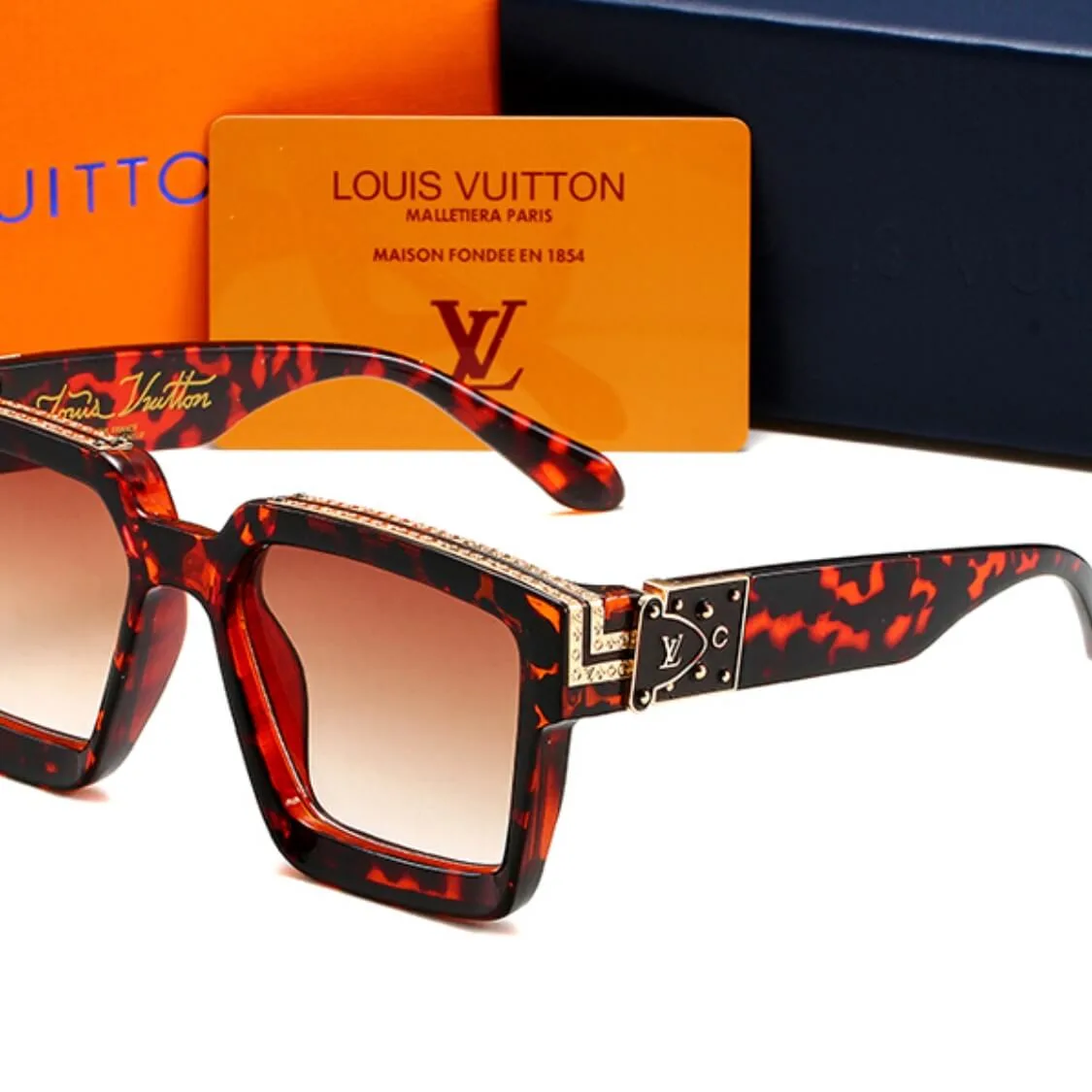 Signature Logo Square UV Sunglasses