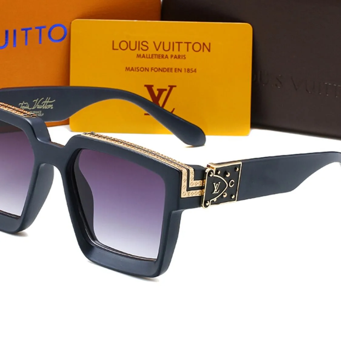 Signature Logo Square UV Sunglasses