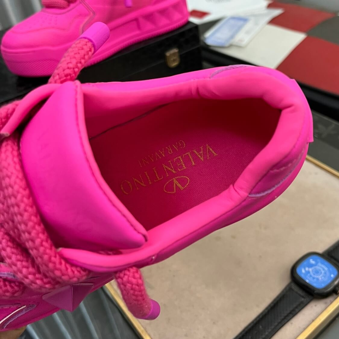 One Stud Low-Top Sneakers 