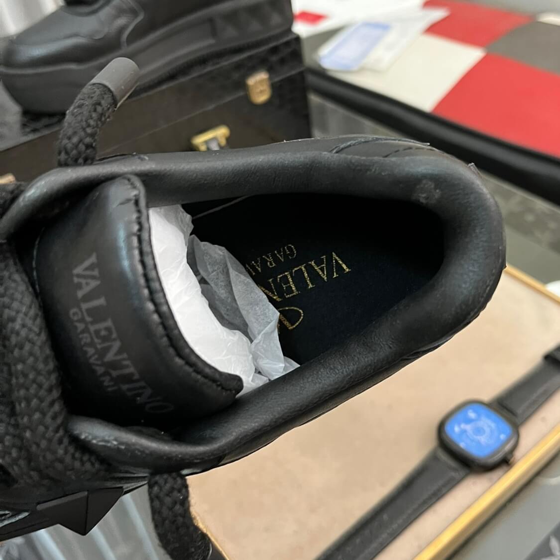 One Stud Low-Top Sneakers
