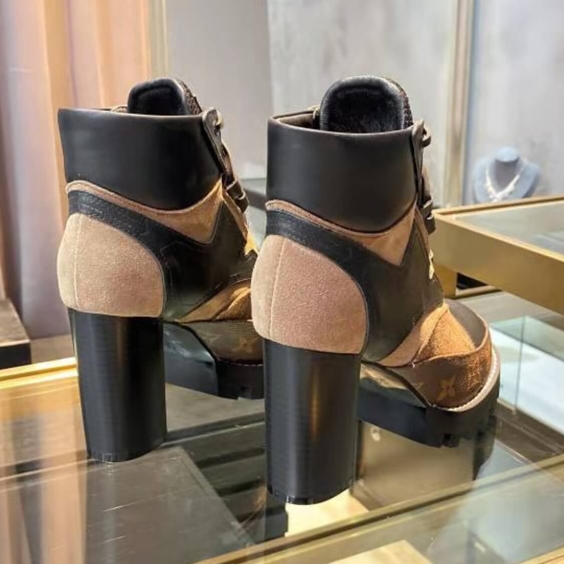 Star Trail Leather Ankle Boots 