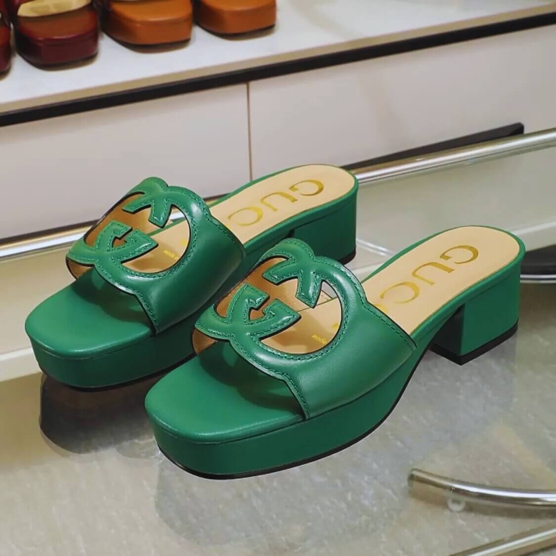 Cut Out Logo Mule Sandals In Green