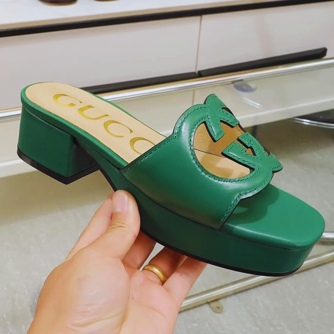 Cut Out Logo Mule Sandals In Green