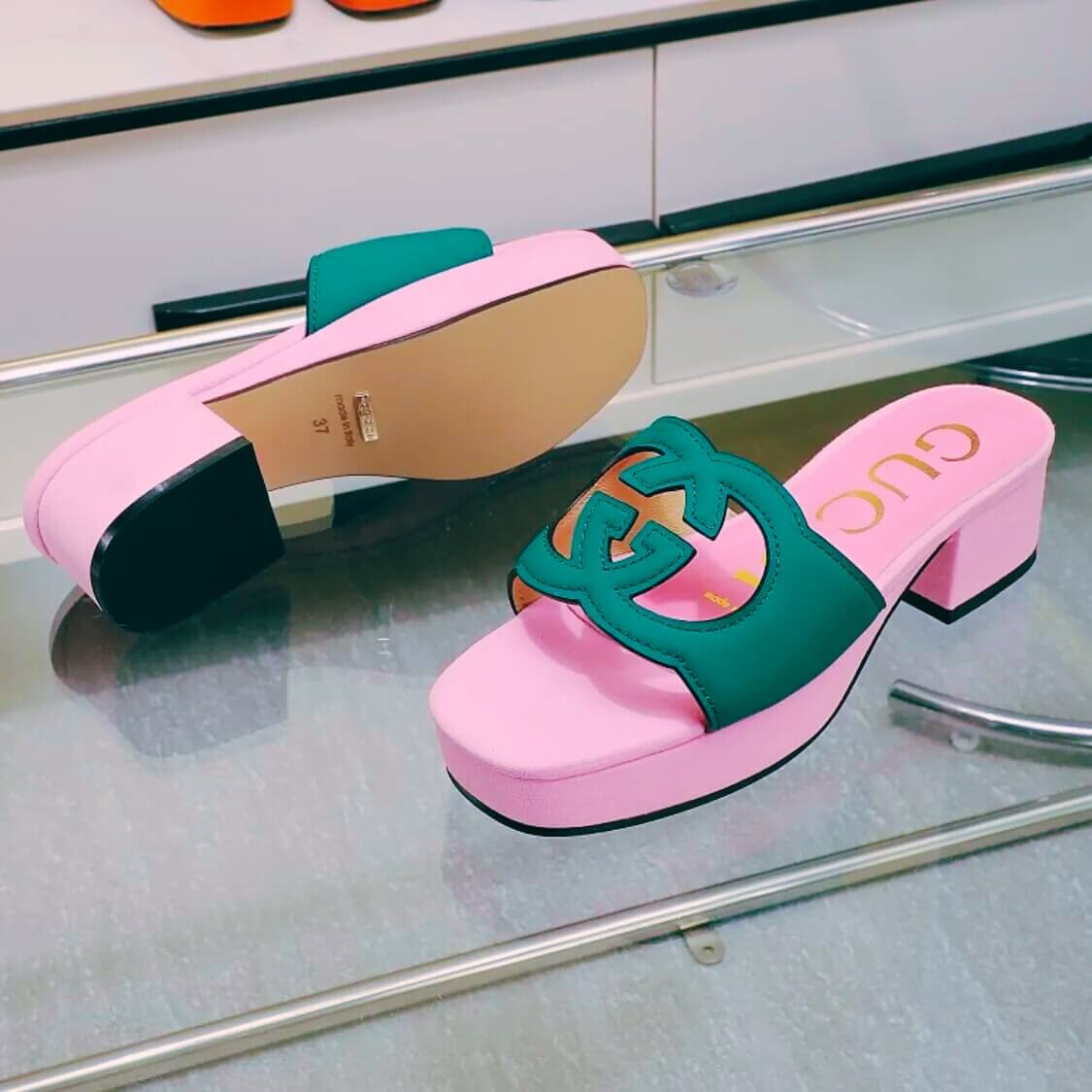 Cut Out Logo Mule Sandals In Pink/Green