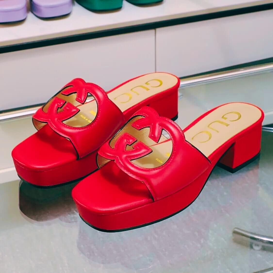 Cut Out Logo Mule Sandals In Red