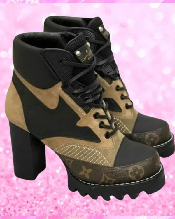Star Trail Leather Ankle Boots
