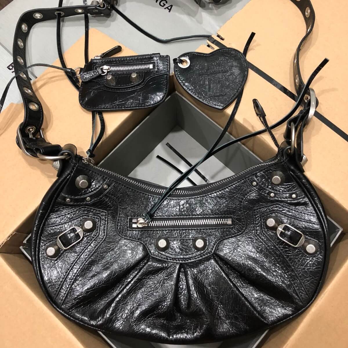 Balenciaga Designer Agneau Arena Le Cagole Shoulder Bag, Balenciaga Handbag, Designer Handbag, Cheap Designer Handbag, Designer Handbag