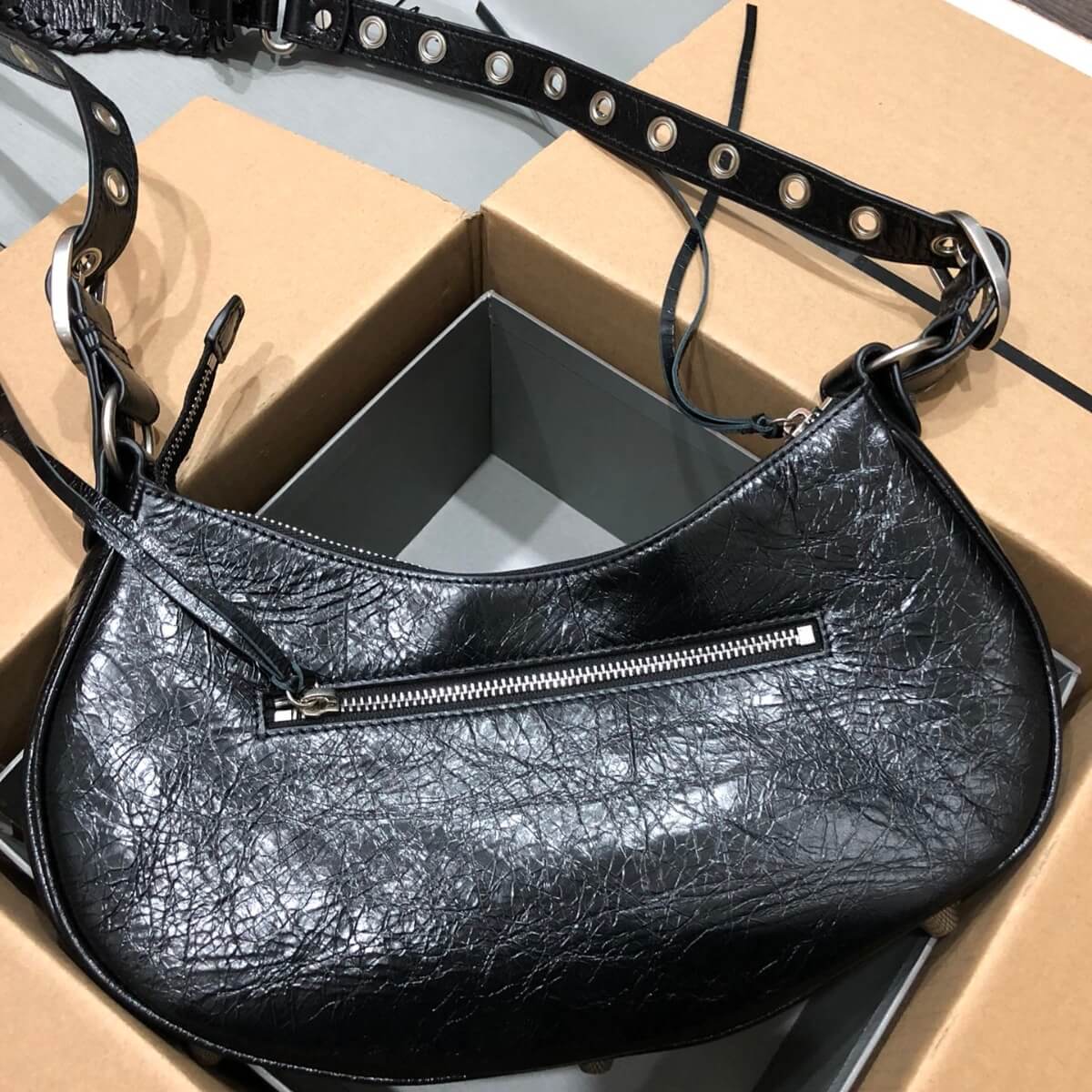 Balenciaga Designer Agneau Arena Le Cagole Shoulder Bag, Balenciaga Handbag, Designer Handbag, Cheap Designer Handbag, Designer Handbag