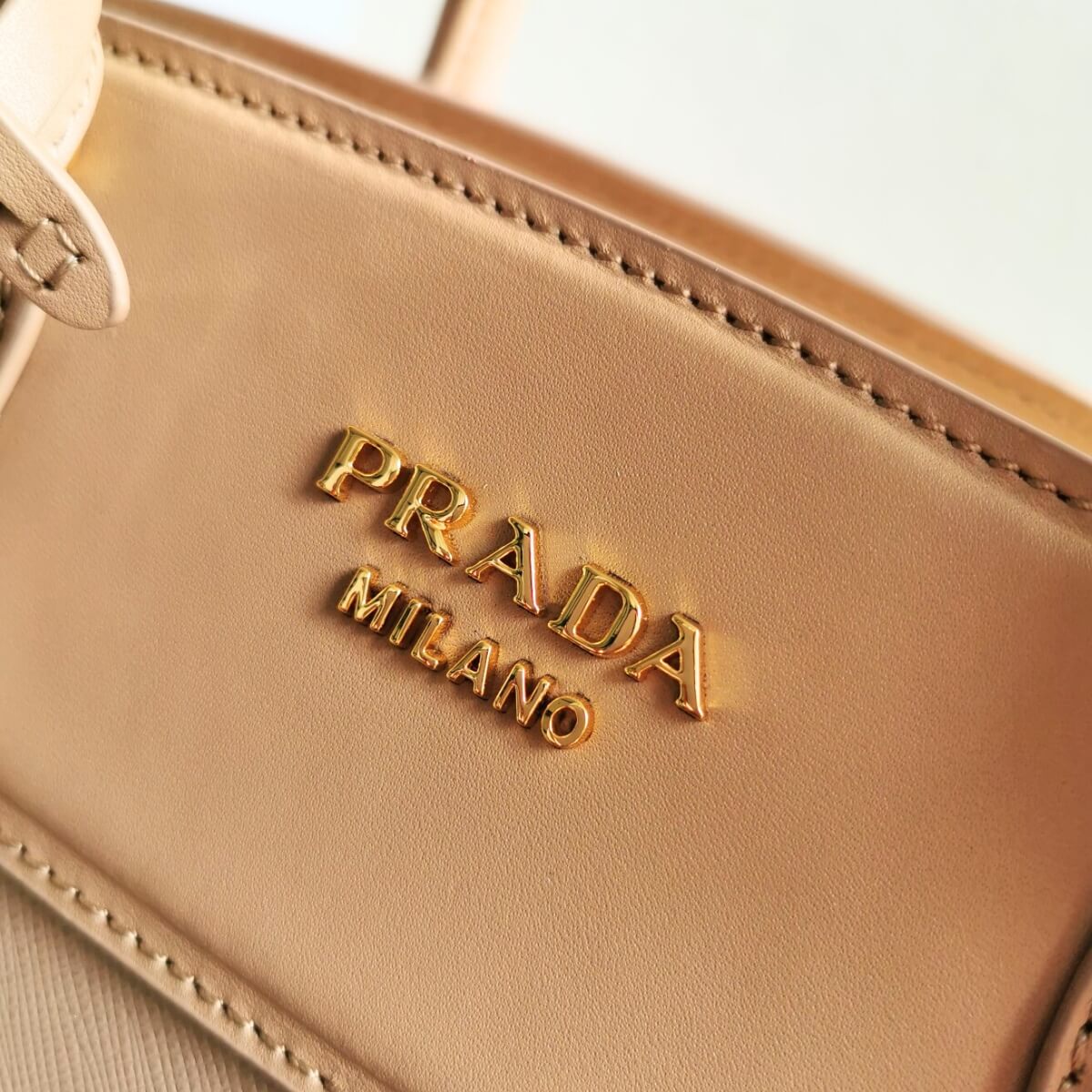 Prada Designer Leather Esplanade Handbag, Prada Handbag, Designer Handbag, Cheap Designer Handbag, Designer Handbag